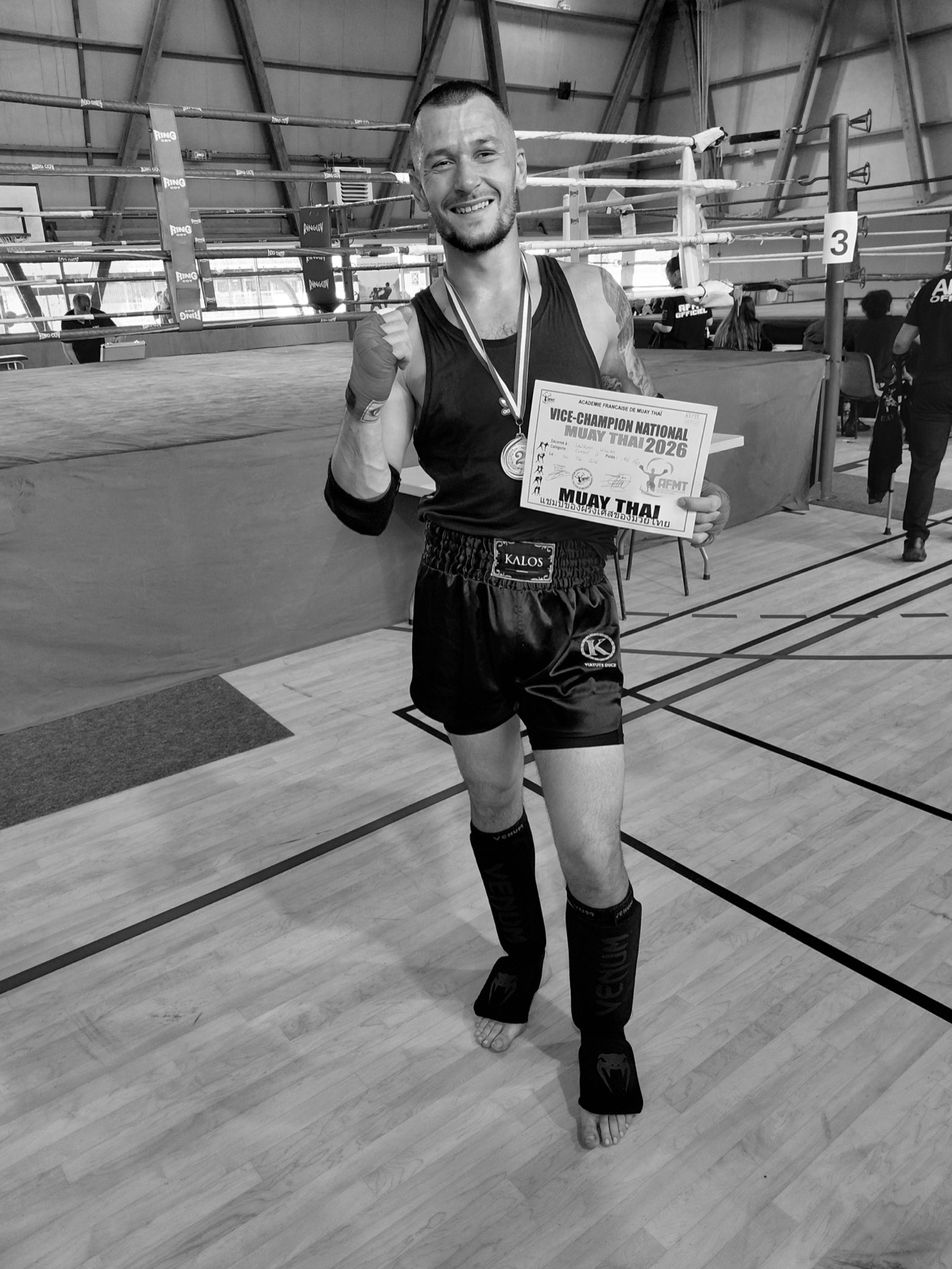 William, médaille au cou et diplôme de vice-champion de France 2026 en main